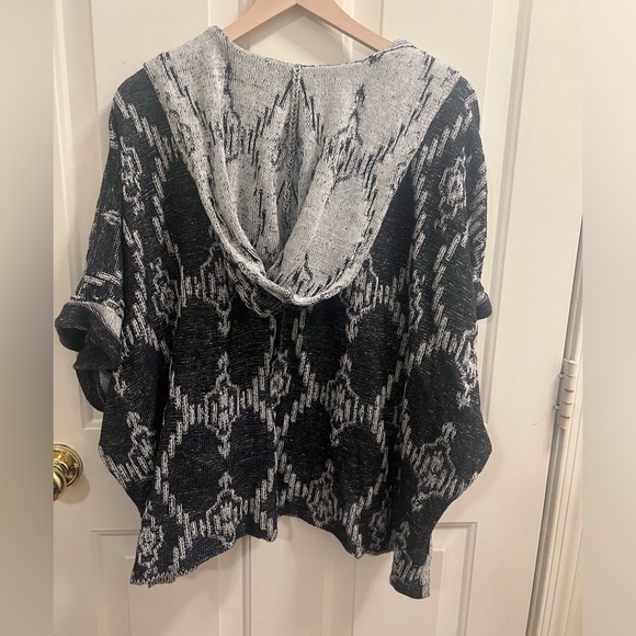 Roxy Sweater - Picture 4 of 4